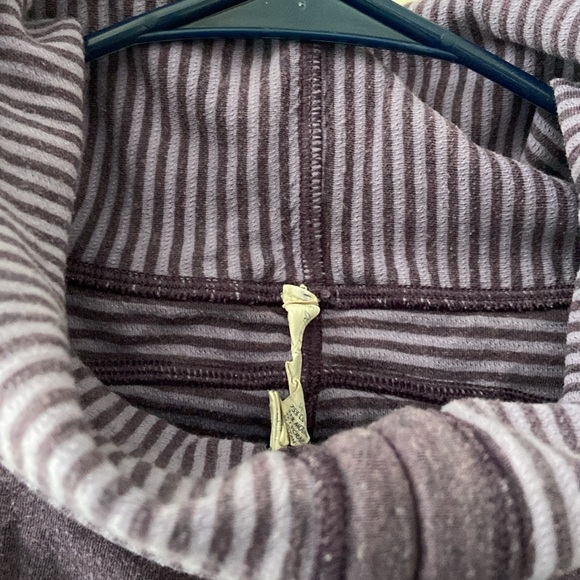 Sweatshirt - Picture 3 of 4